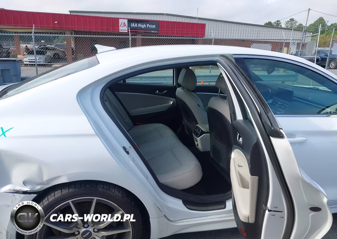 2023 Genesis G70 2.0T Awd VIN:KMTG34TA2PU127094 - 8