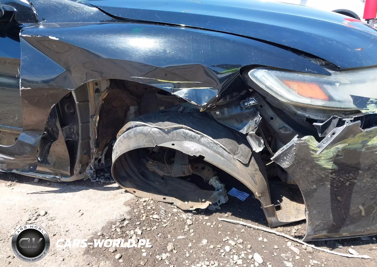 2017 Honda Accord Touring V6 VIN:1HGCT2B04HA001592 - 6