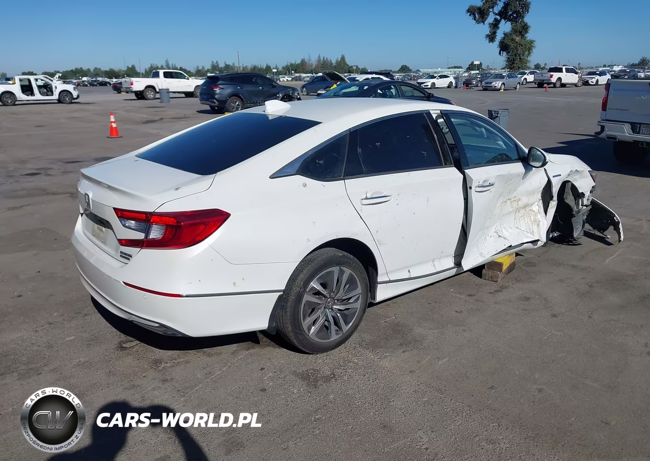 2018 Honda Accord Hybrid Touring VIN:1HGCV3F99JA012831 - 4