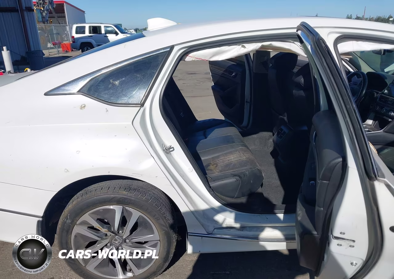 2018 Honda Accord Hybrid Touring VIN:1HGCV3F99JA012831 - 8