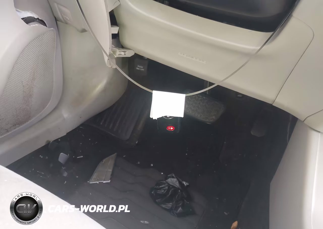 2014 Toyota Prius Two VIN:JTDKN3DU8E1804220 - 11