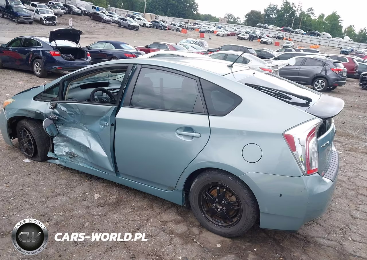 2014 Toyota Prius Two VIN:JTDKN3DU8E1804220 - 3