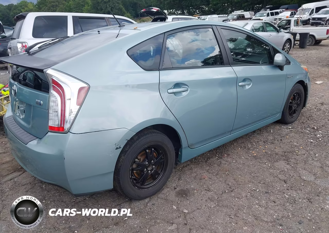 2014 Toyota Prius Two VIN:JTDKN3DU8E1804220 - 4
