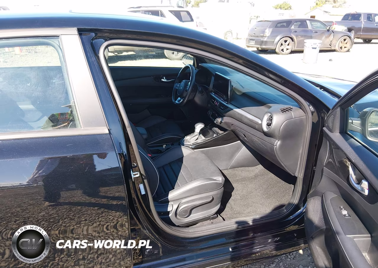 2024 Kia Forte Gt-Line VIN:3KPF54ADXRE757741 - 5