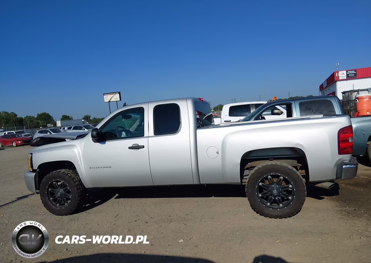 2011 Chevrolet Silverado 1500 Ls VIN:1GCRCREA5BZ428102 - 14