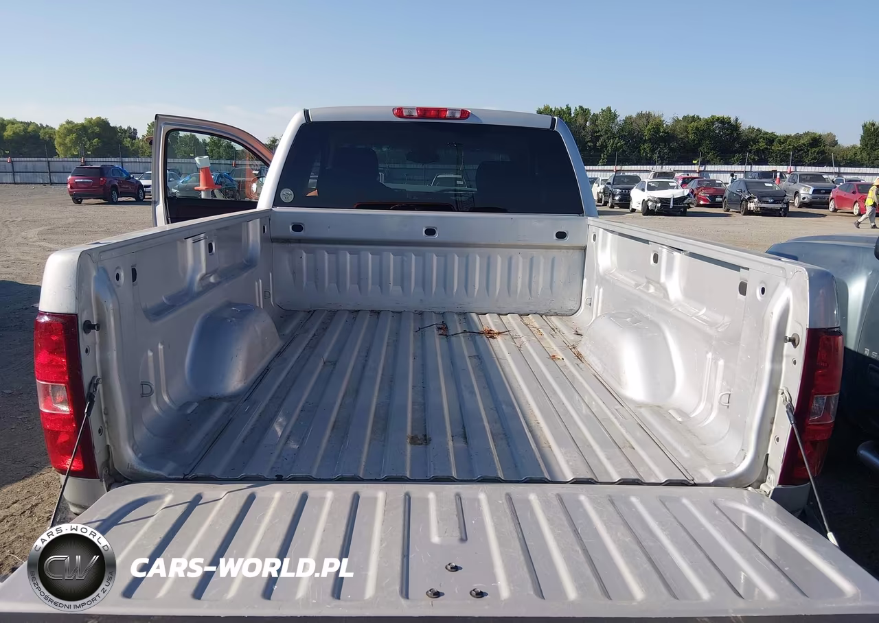 2011 Chevrolet Silverado 1500 Ls VIN:1GCRCREA5BZ428102 - 17