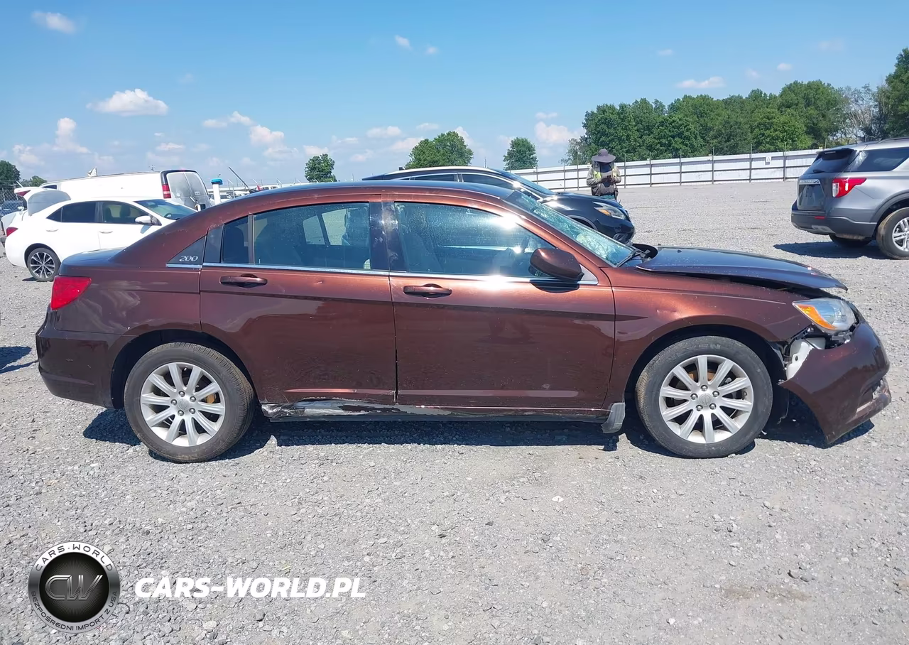 2013 Chrysler 200 Touring VIN:1C3CCBBB7DN546533 - 13