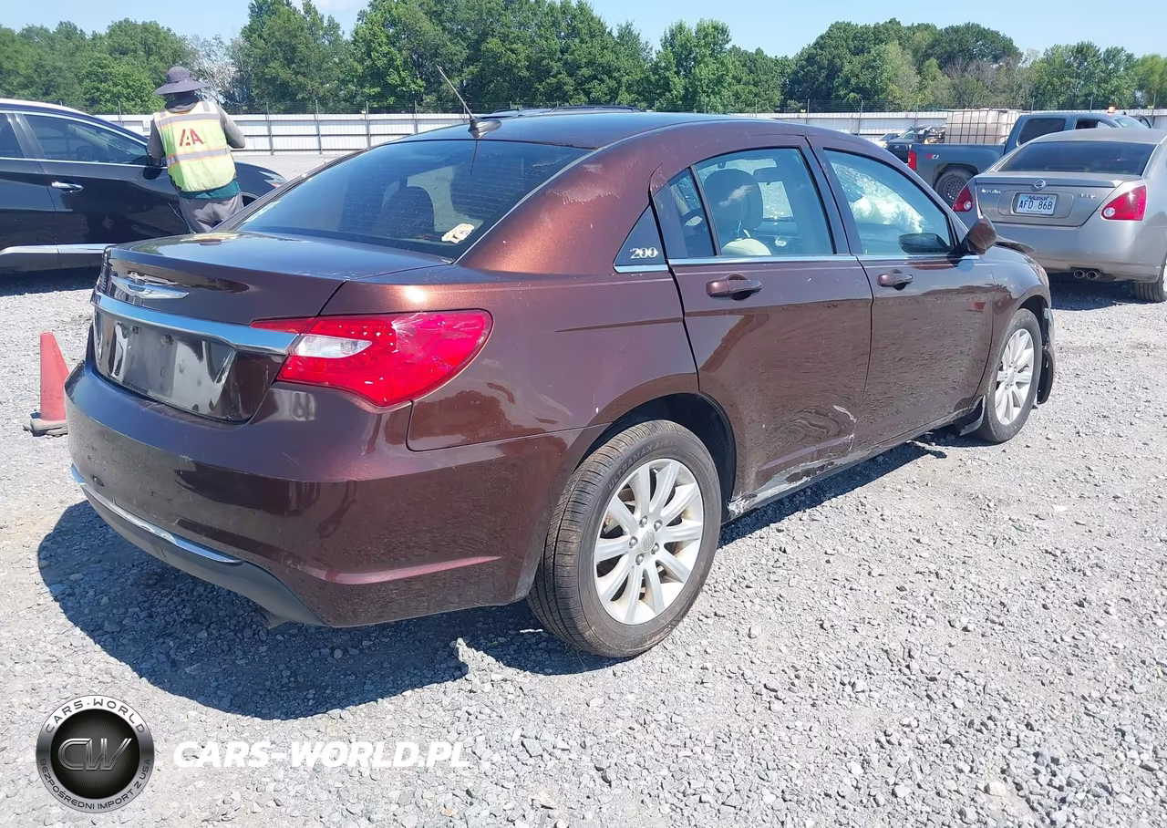 2013 Chrysler 200 Touring VIN:1C3CCBBB7DN546533 - 4