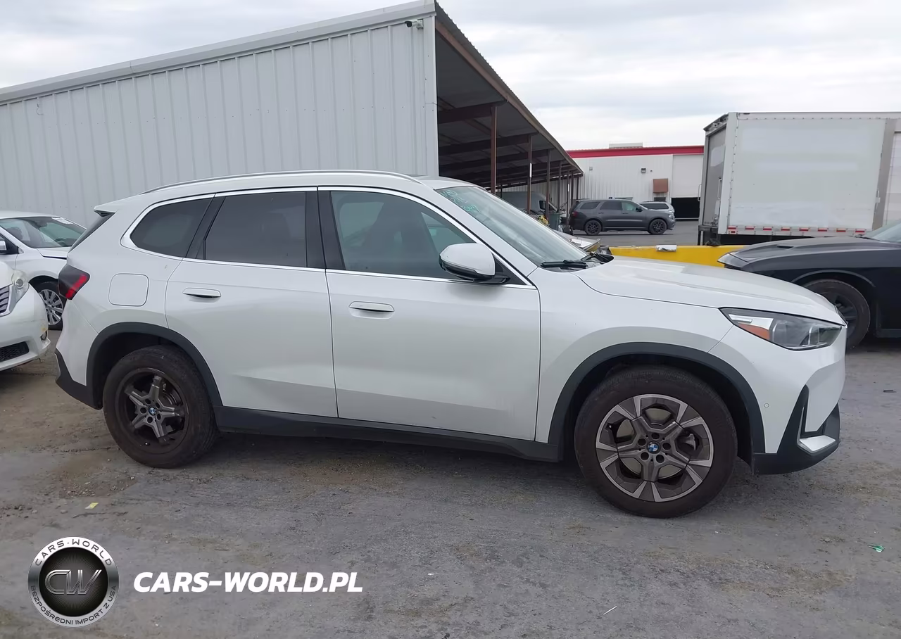 2023 BMW X1 xDrive28I VIN:WBX73EF04P5W14737 - 13