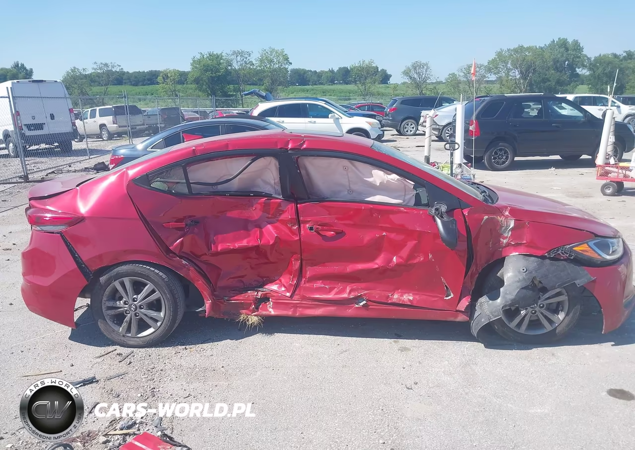 2018 Hyundai Elantra Value Edition VIN:5NPD84LF1JH393366 - 12