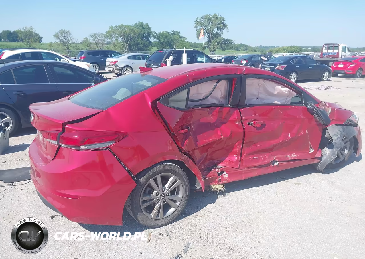 2018 Hyundai Elantra Value Edition VIN:5NPD84LF1JH393366 - 4