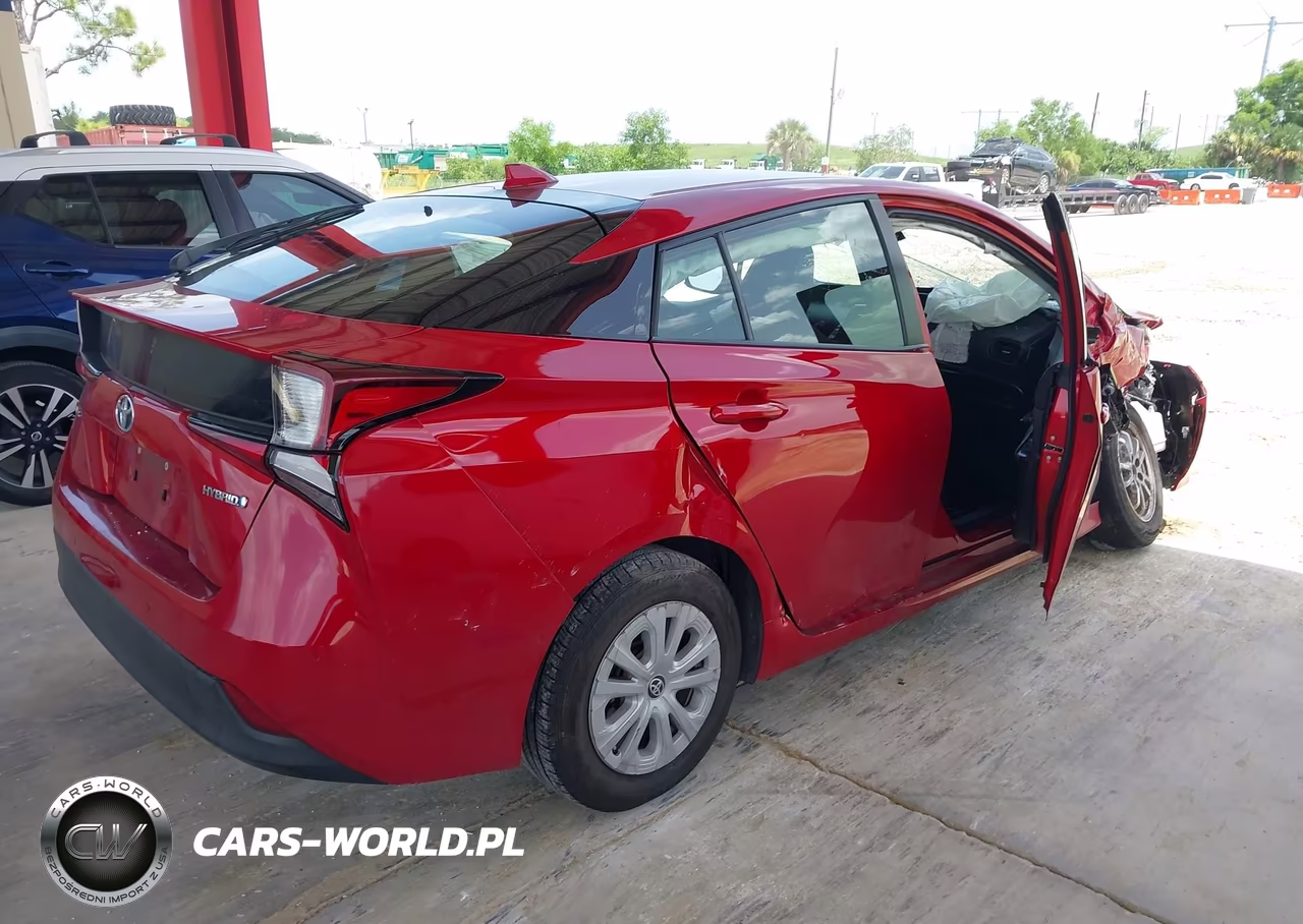 2019 Toyota Prius Le VIN:JTDKARFU3K3100356 - 4