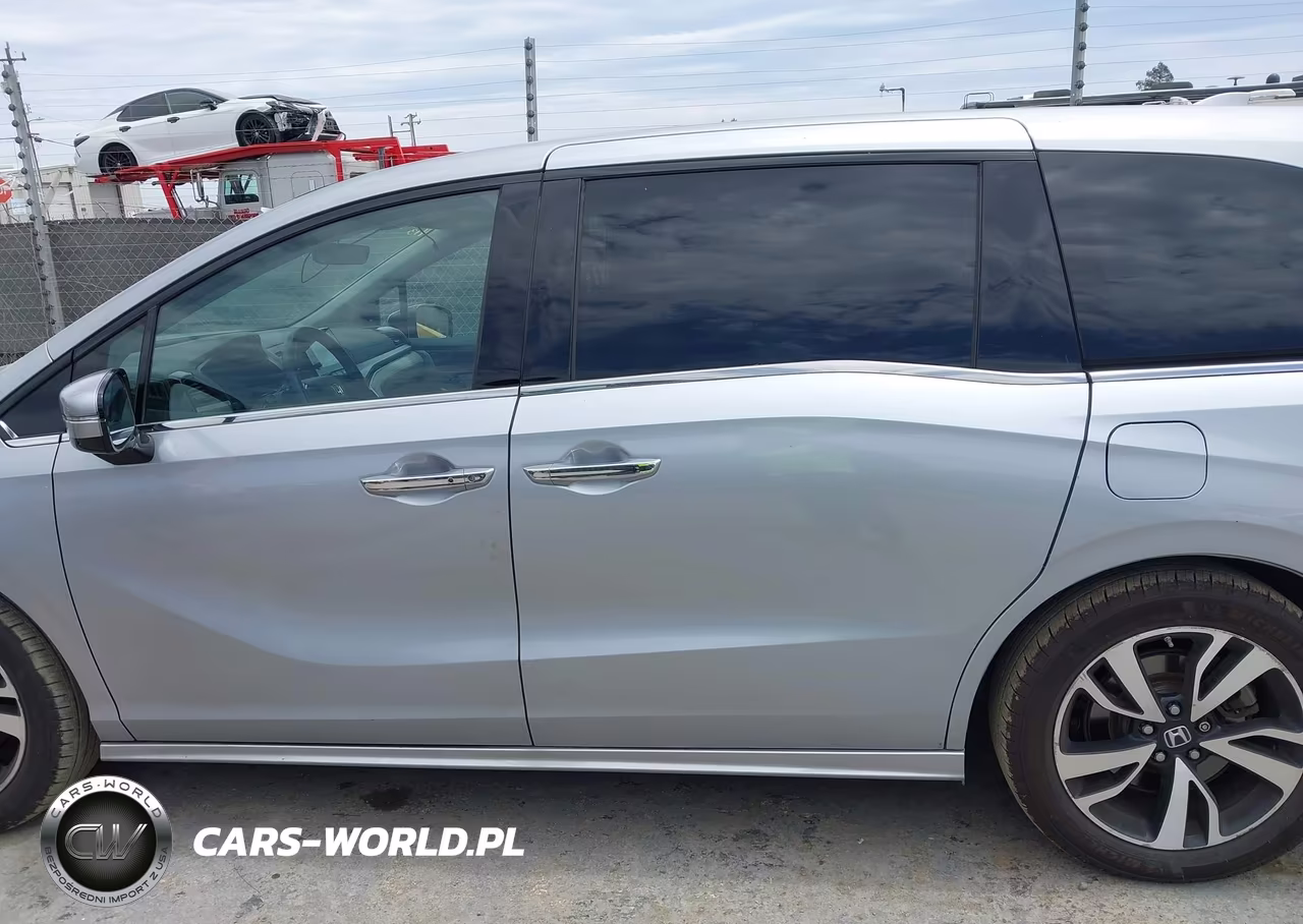 2018 Honda Odyssey Elite VIN:5FNRL6H94JB009372 - 15