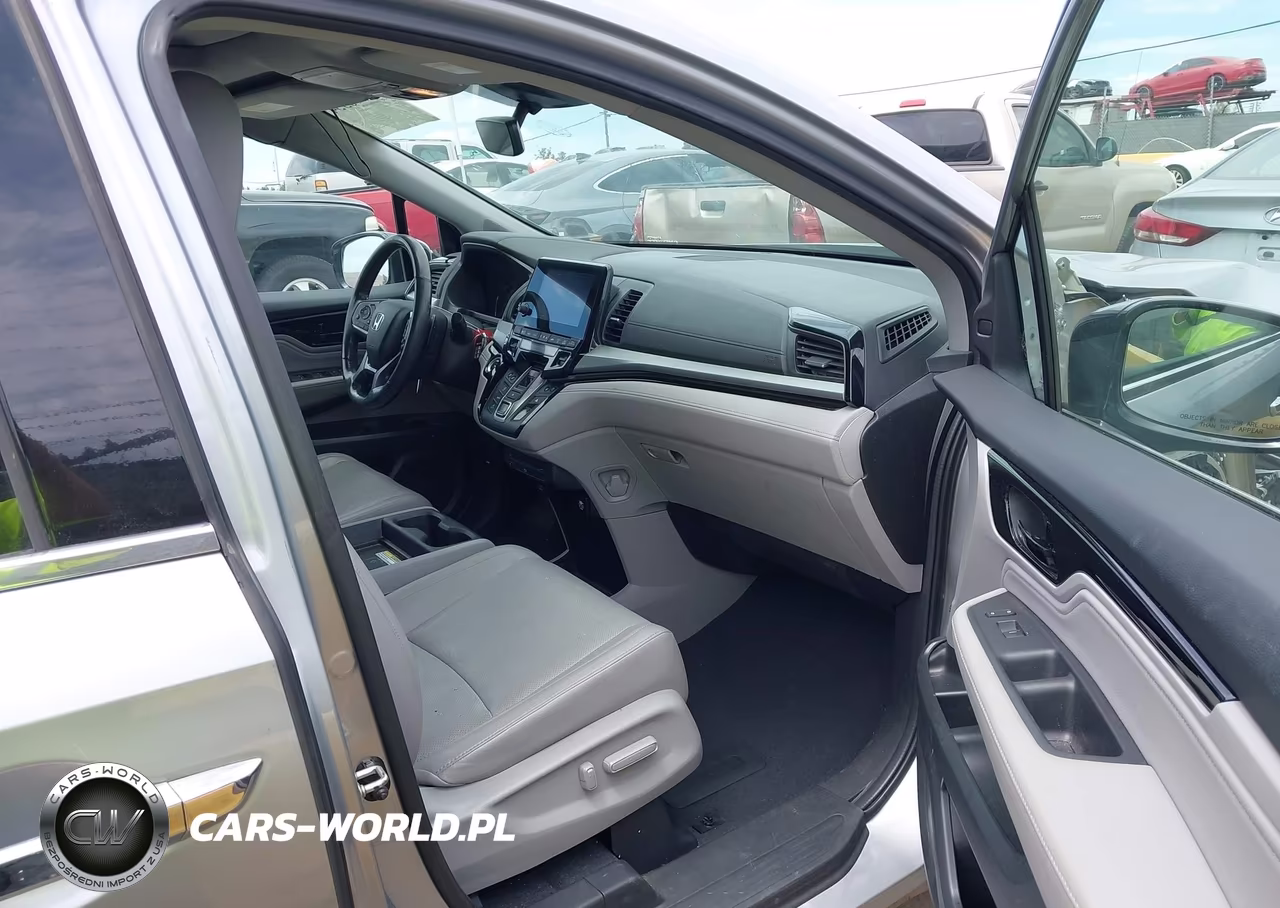 2018 Honda Odyssey Elite VIN:5FNRL6H94JB009372 - 5