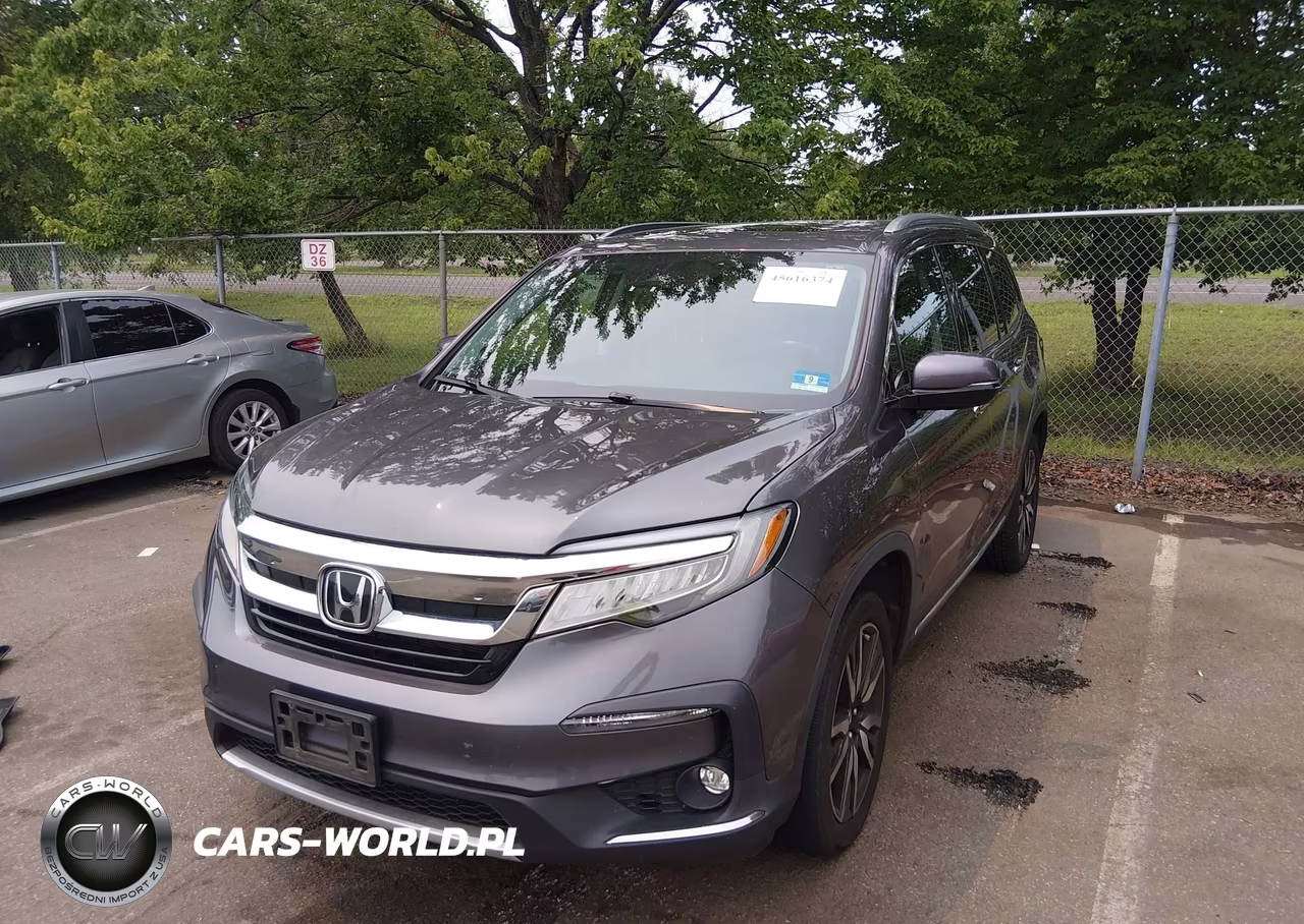 2019 Honda Pilot Touring VIN:5FNYF6H65KB007074 - 2