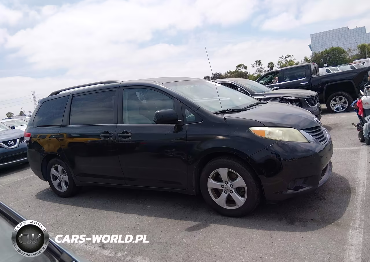 2011 Toyota Sienna Le V6 VIN:5TDKK3DC5BS132602 - 13
