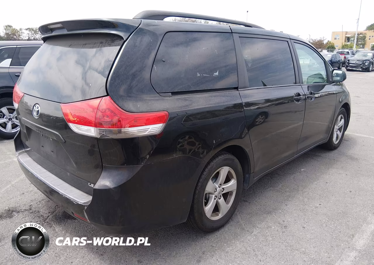 2011 Toyota Sienna Le V6 VIN:5TDKK3DC5BS132602 - 4