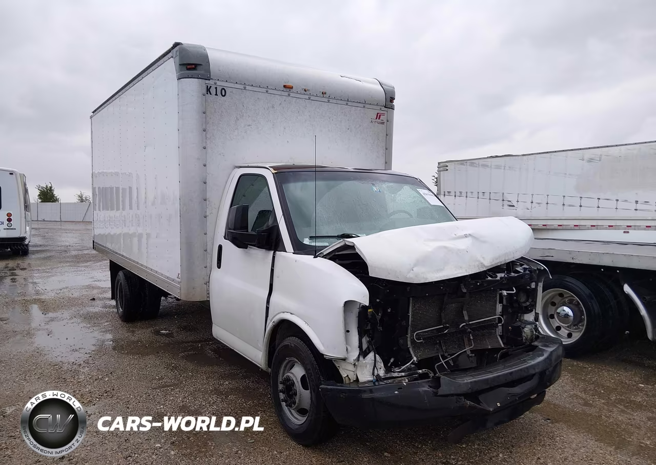 2013 Chevrolet Express Cutaway 3500