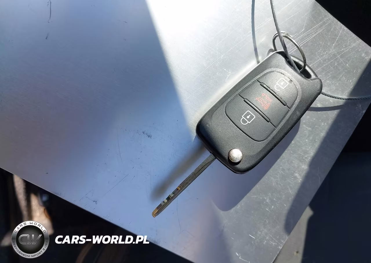 2011 Kia Soul + VIN:KNDJT2A29B7279059 - 11