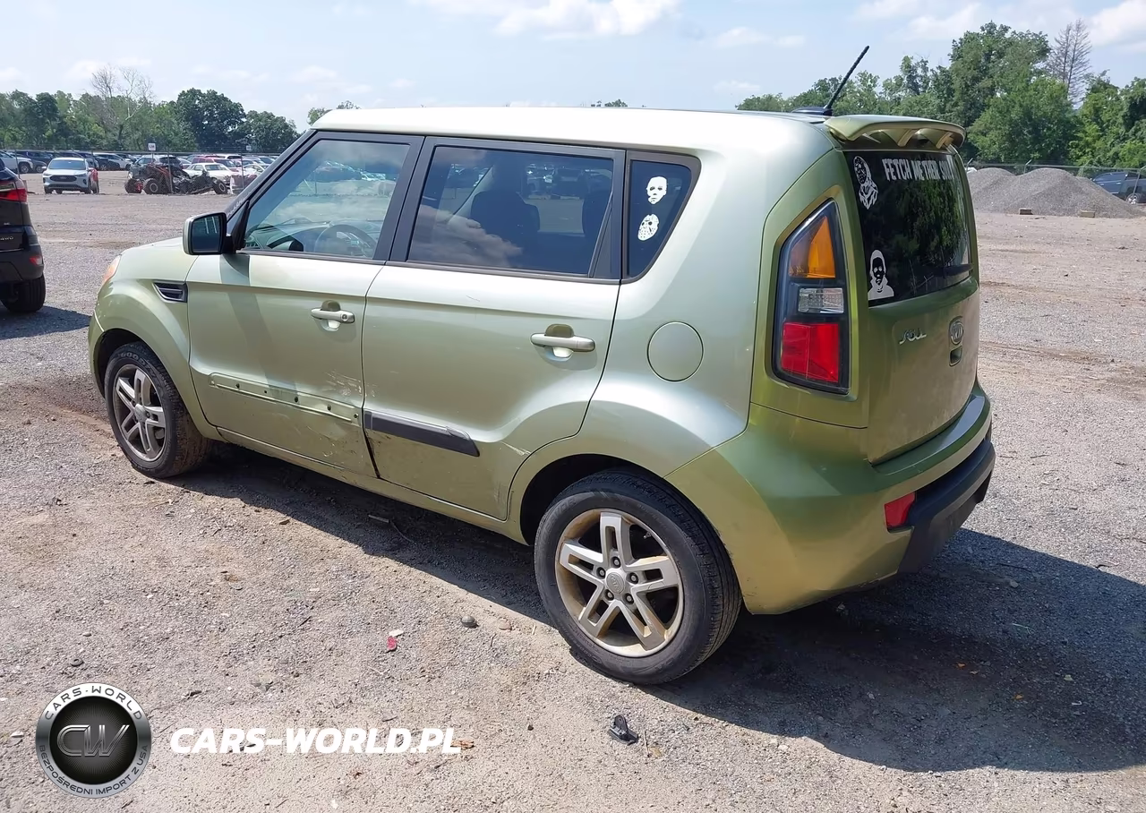2011 Kia Soul + VIN:KNDJT2A29B7279059 - 3