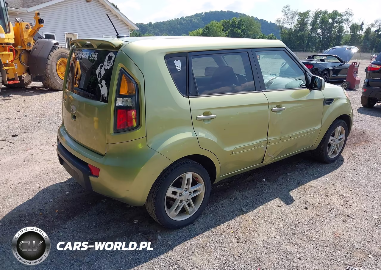 2011 Kia Soul + VIN:KNDJT2A29B7279059 - 4