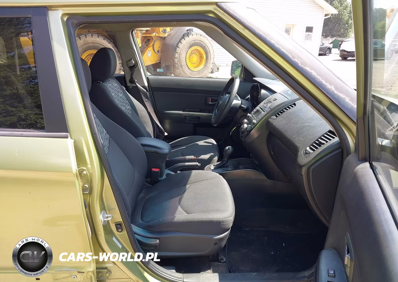 2011 Kia Soul + VIN:KNDJT2A29B7279059 - 5