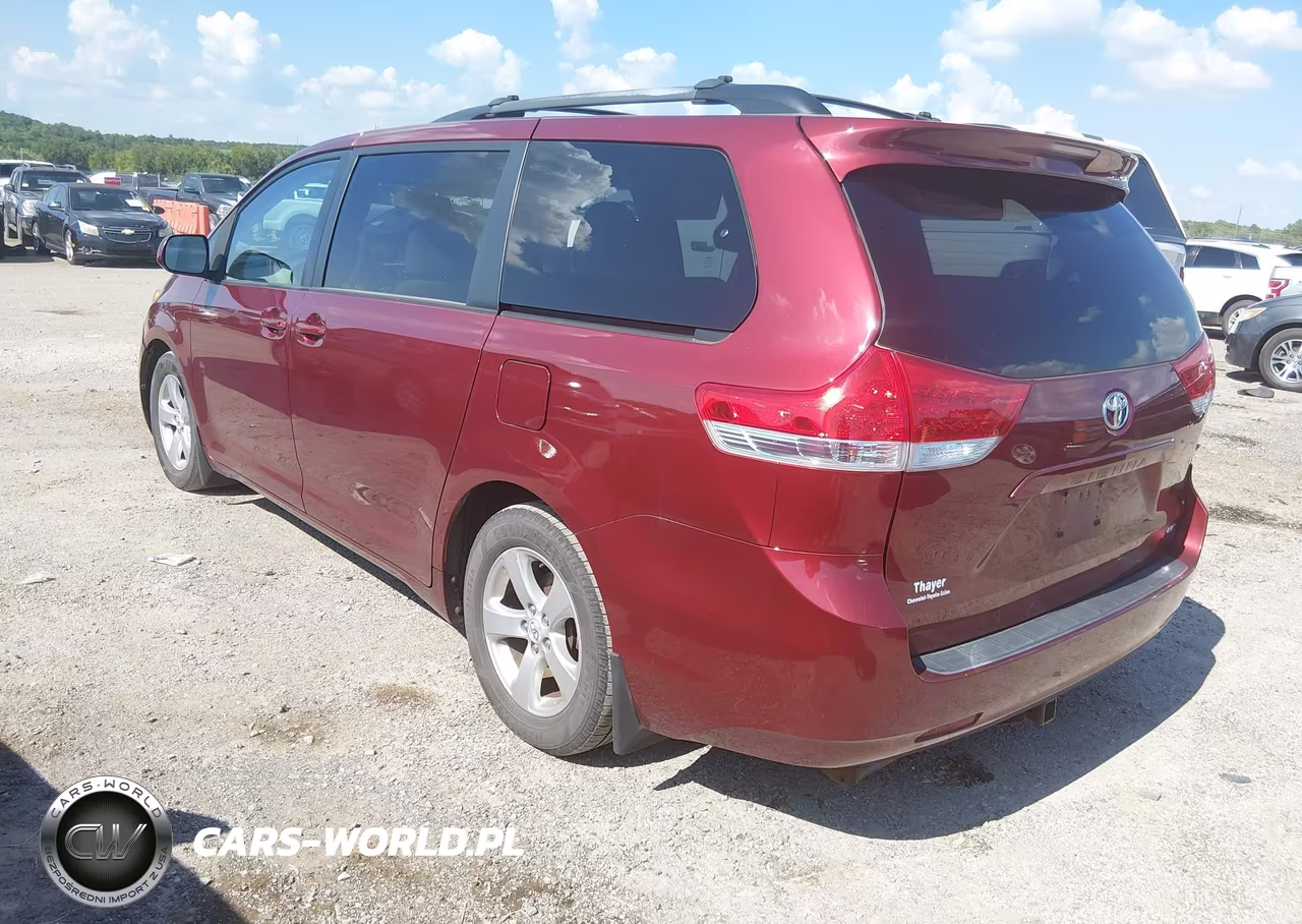 2013 Toyota Sienna Le V6 8 Passenger VIN:5TDKK3DC9DS285812 - 14