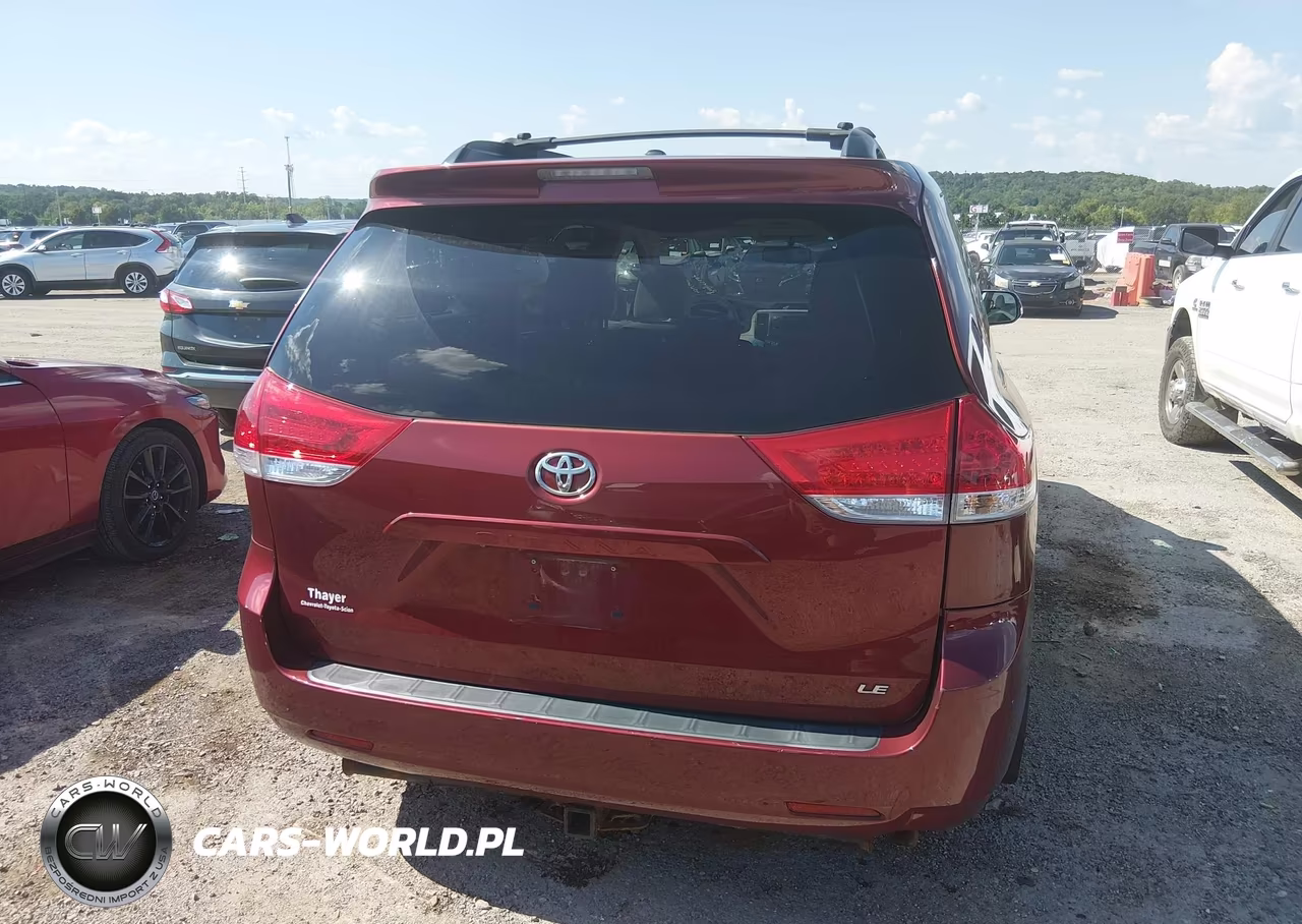 2013 Toyota Sienna Le V6 8 Passenger VIN:5TDKK3DC9DS285812 - 16