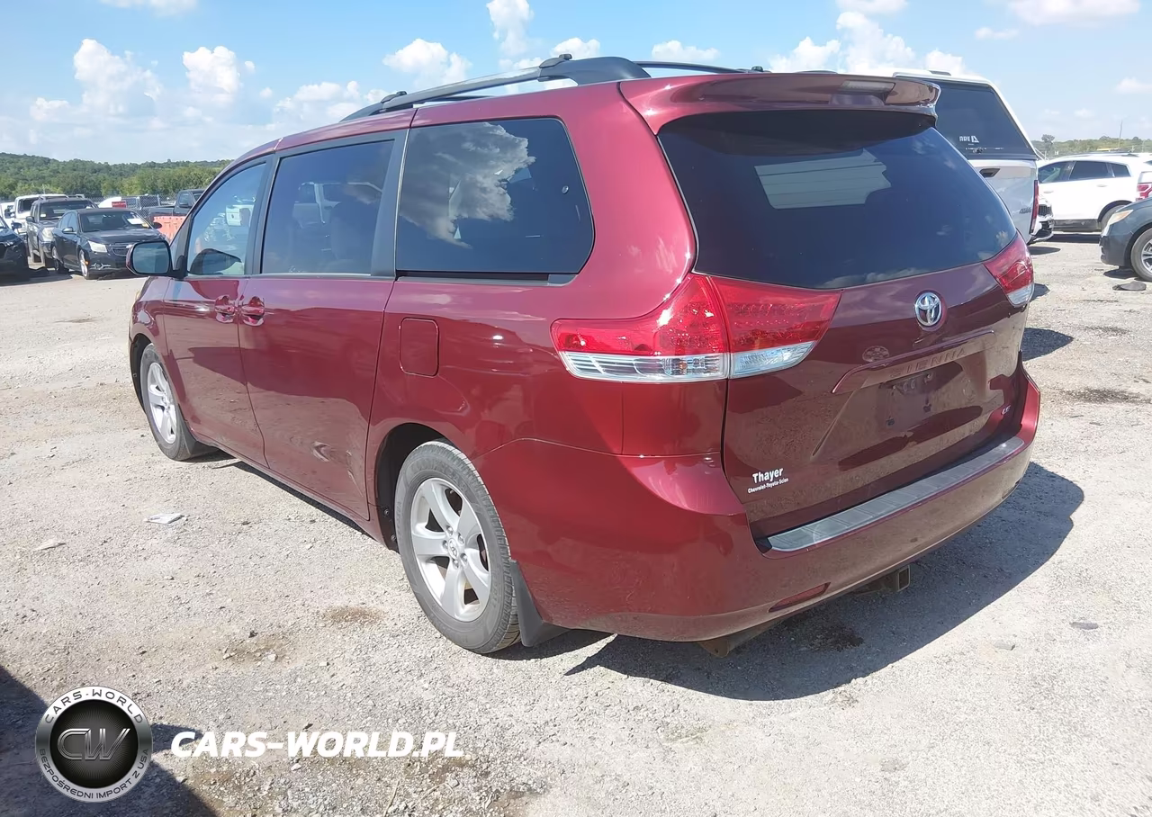 2013 Toyota Sienna Le V6 8 Passenger VIN:5TDKK3DC9DS285812 - 3