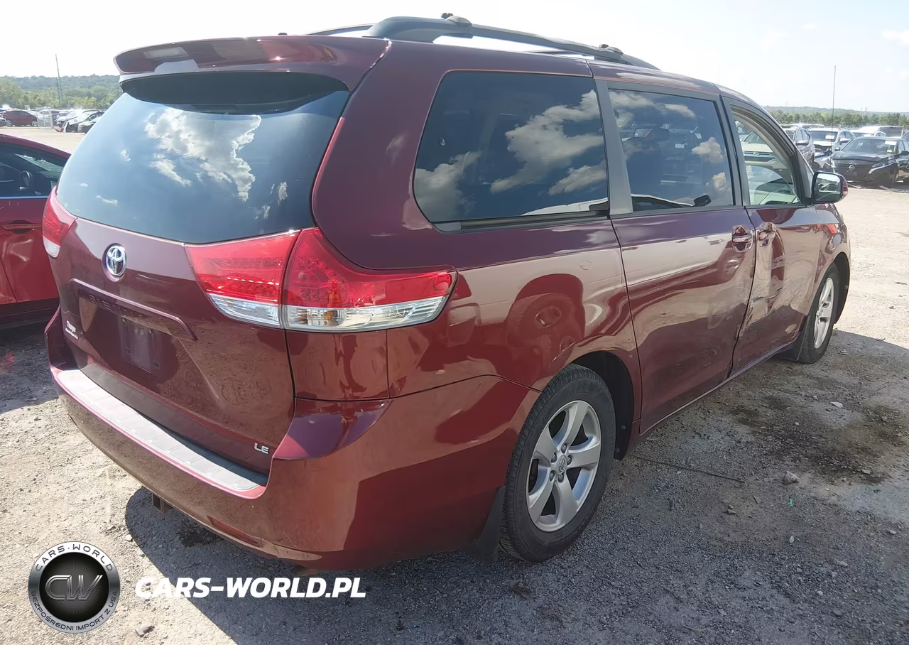 2013 Toyota Sienna Le V6 8 Passenger VIN:5TDKK3DC9DS285812 - 4