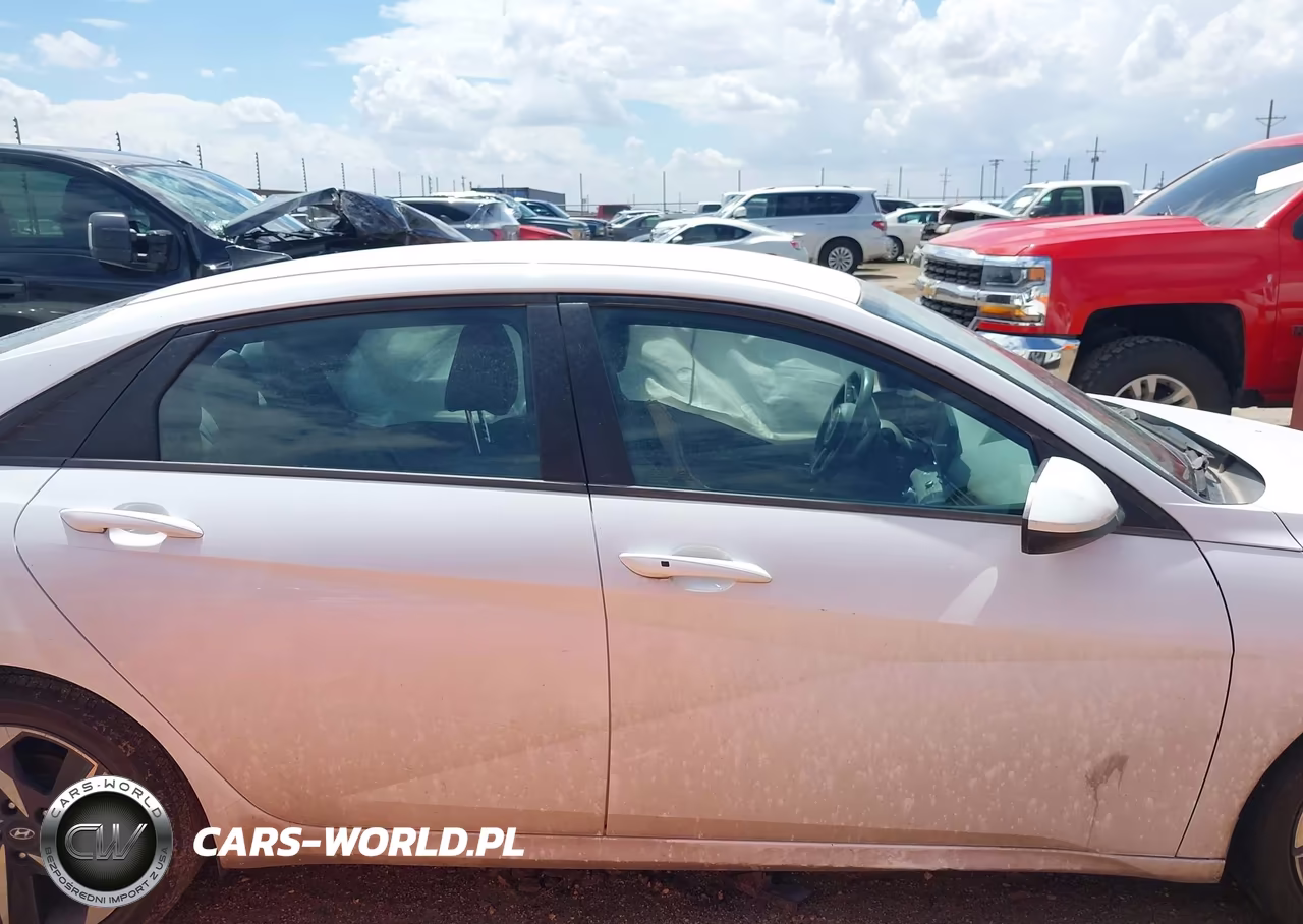 2023 Hyundai Elantra Sel VIN:5NPLS4AG2PH091912 - 13