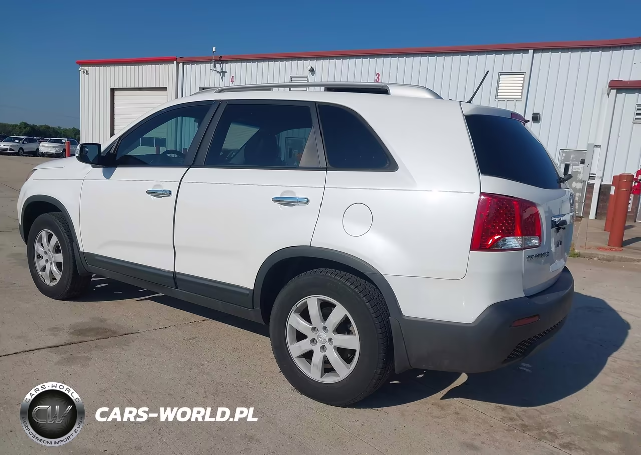 2011 Kia Sorento Lx VIN:5XYKT3A19BG125990 - 3