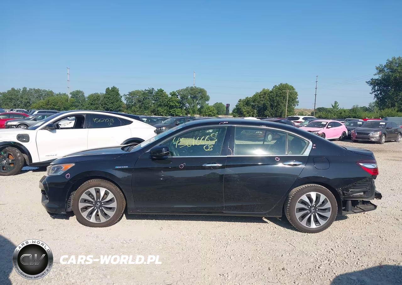 2017 Honda Accord Hybrid VIN:JHMCR6F33HC010263 - 14