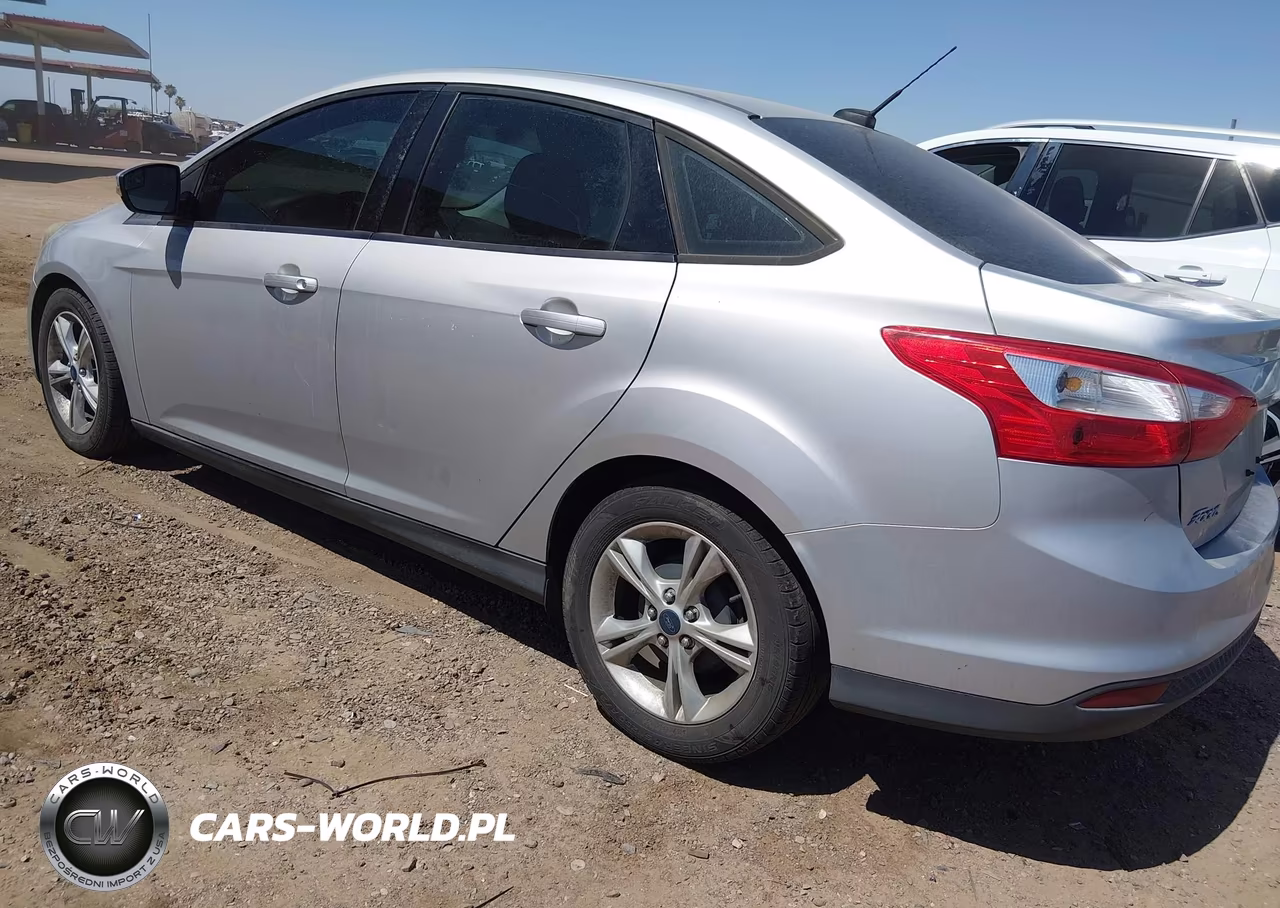 2014 Ford Focus Se VIN:1FADP3F23EL374718 - 3