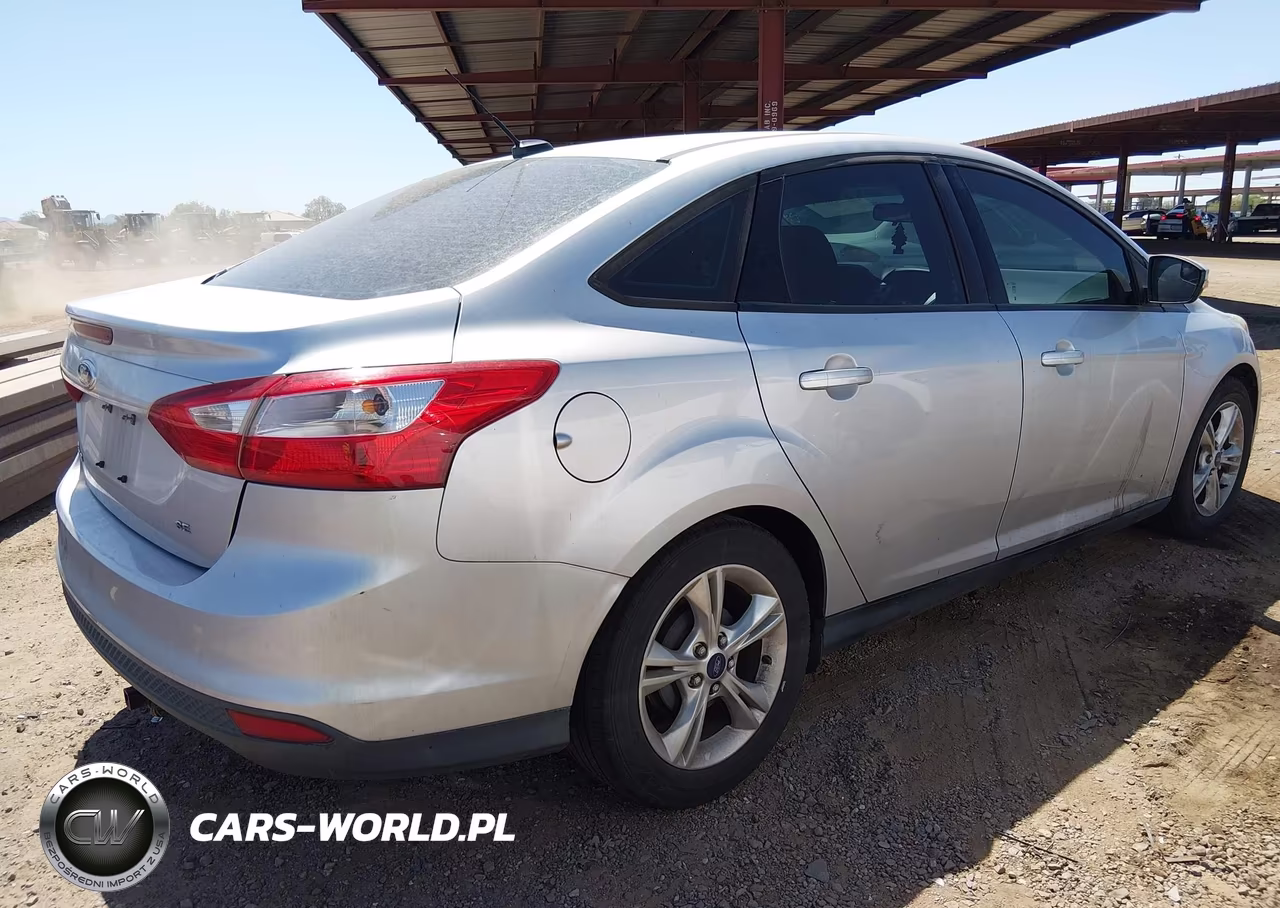 2014 Ford Focus Se VIN:1FADP3F23EL374718 - 4
