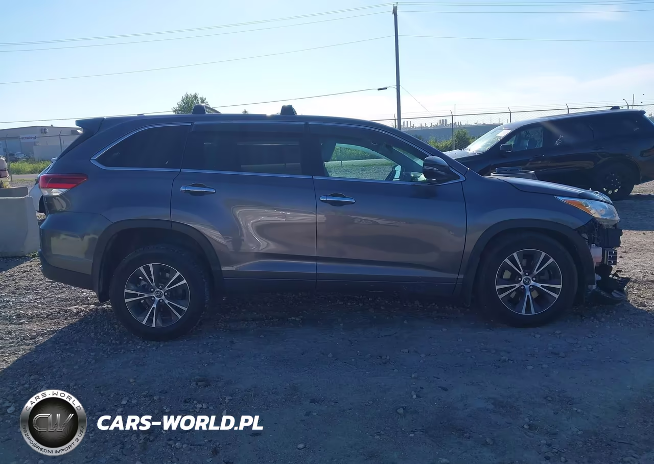 2017 Toyota Highlander Le Plus VIN:5TDBZRFH7HS374369 - 14