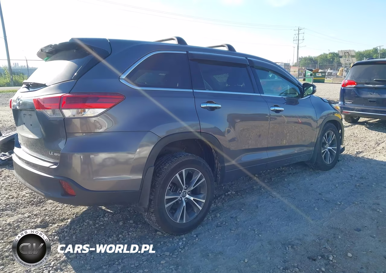 2017 Toyota Highlander Le Plus VIN:5TDBZRFH7HS374369 - 4