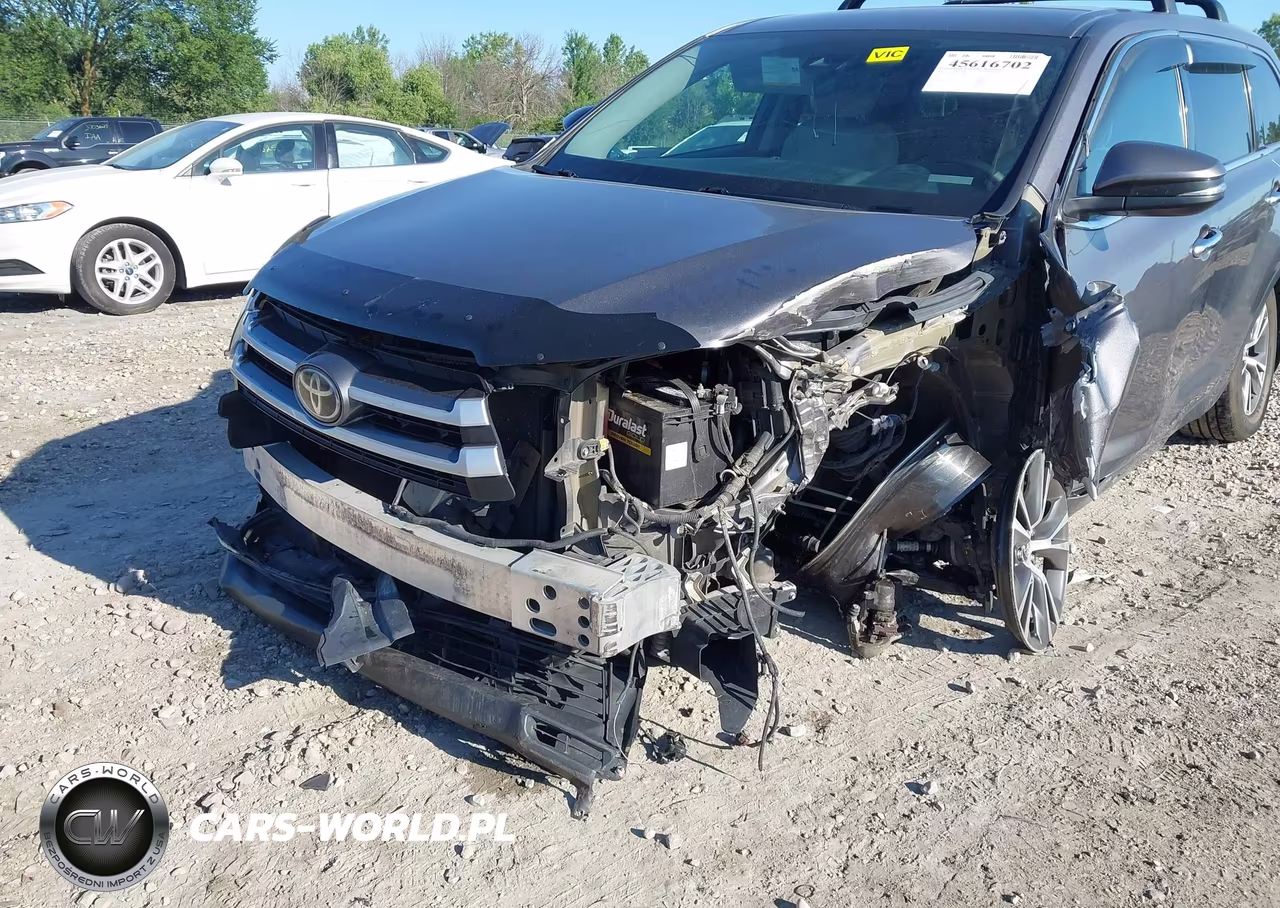 2017 Toyota Highlander Le Plus VIN:5TDBZRFH7HS374369 - 6