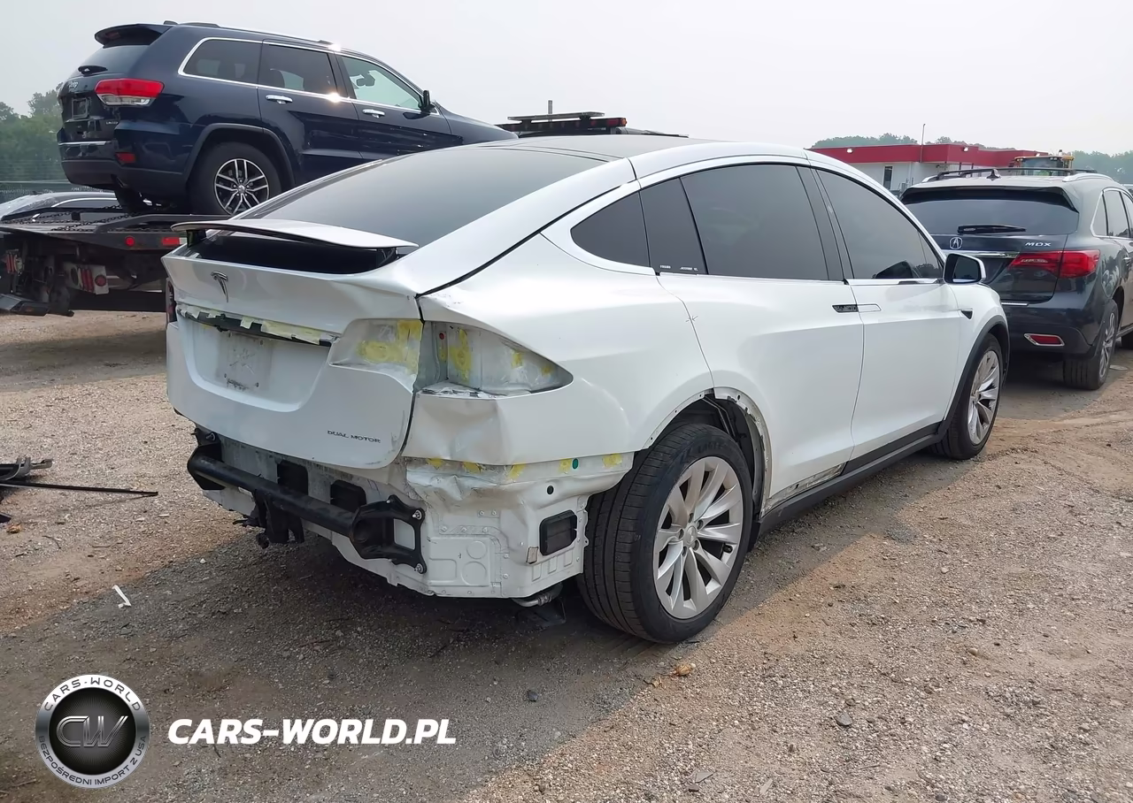 2020 Tesla Model X Long Range Dual Motor All-Wheel Drive-Long Range Plus Dual Motor All-Wheel Drive VIN:5YJXCBE2XLF285999 - 4