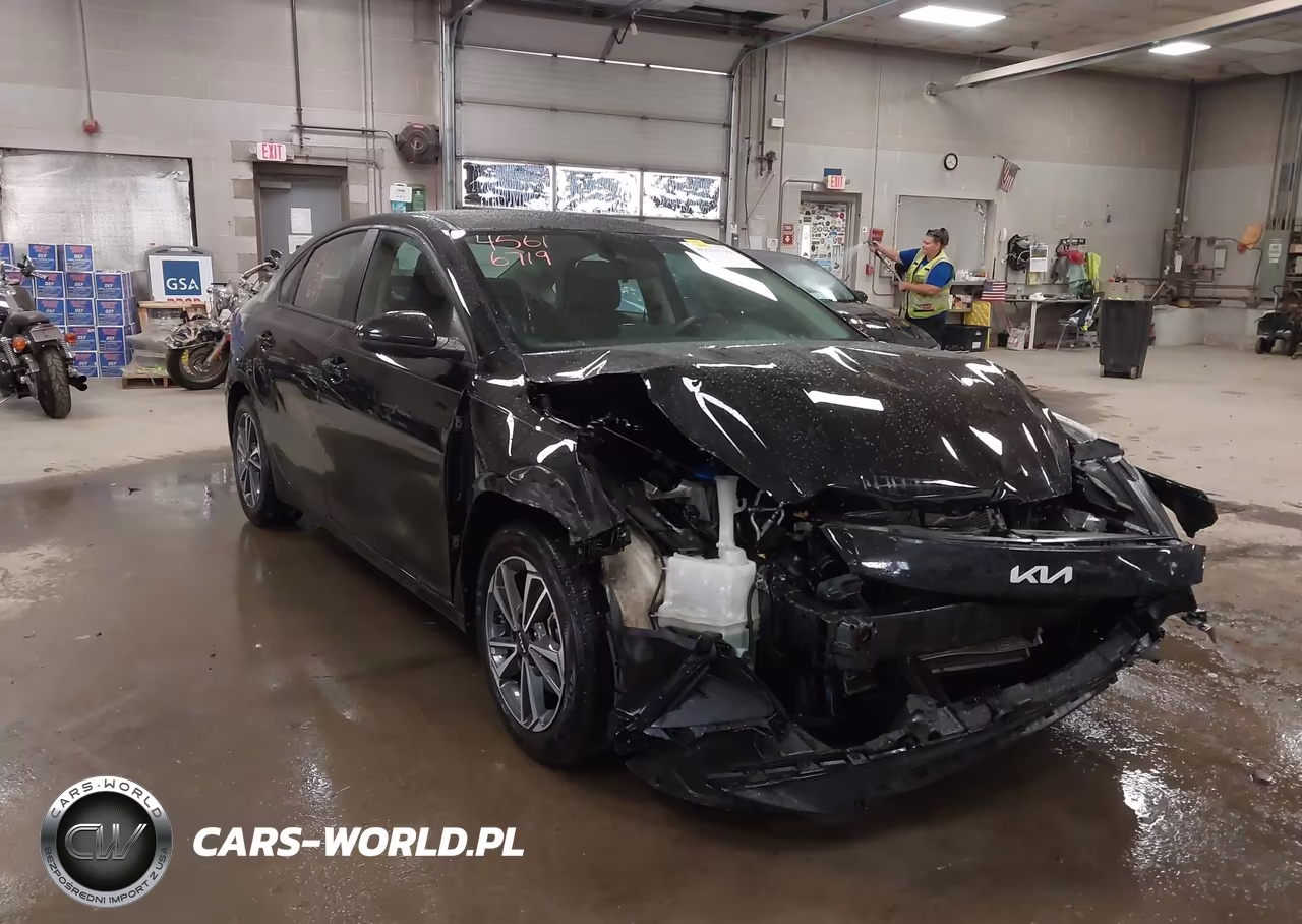2023 Kia Forte Lxs