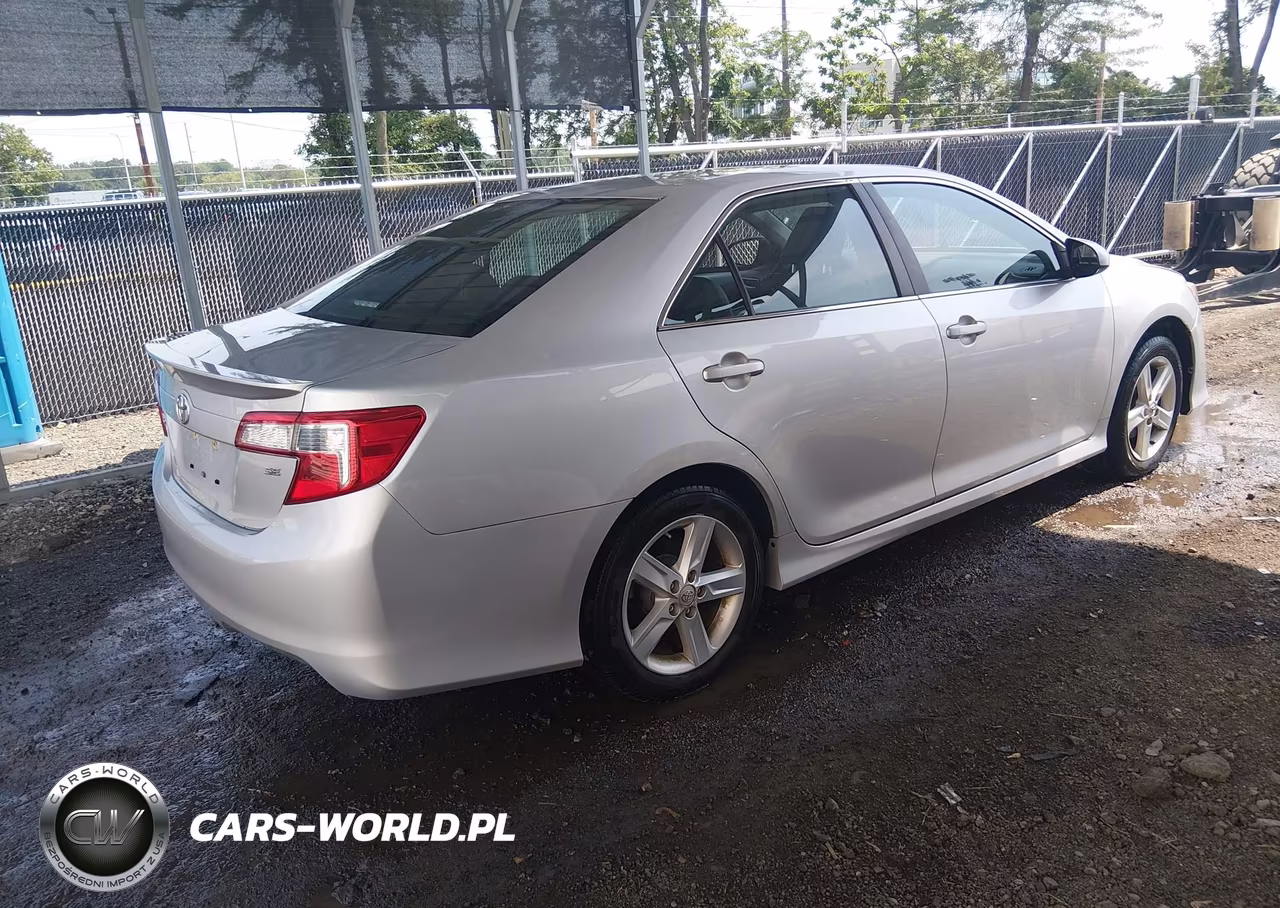2014 Toyota Camry Se VIN:4T1BF1FK6EU390491 - 4