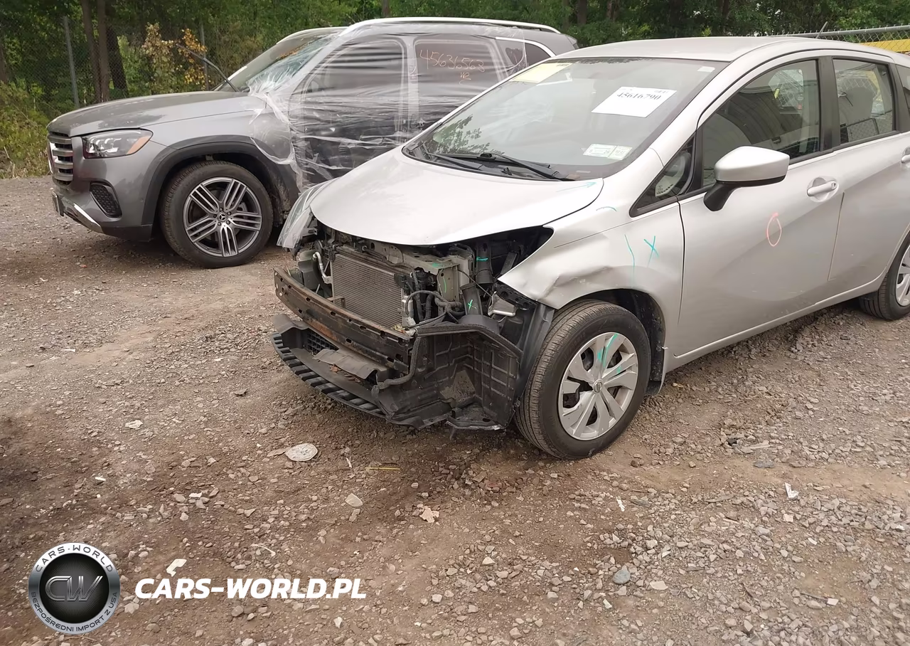 2018 Nissan Versa Note S VIN:3N1CE2CP1JL356323 - 6