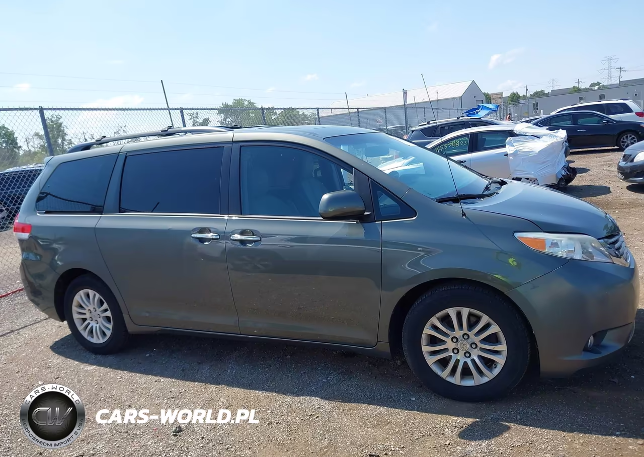 2012 Toyota Sienna Xle V6 8 Passenger VIN:5TDYK3DC7CS237444 - 13
