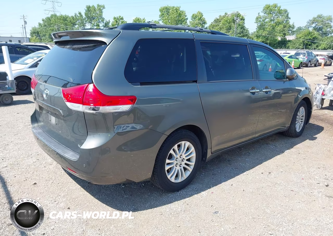 2012 Toyota Sienna Xle V6 8 Passenger VIN:5TDYK3DC7CS237444 - 4
