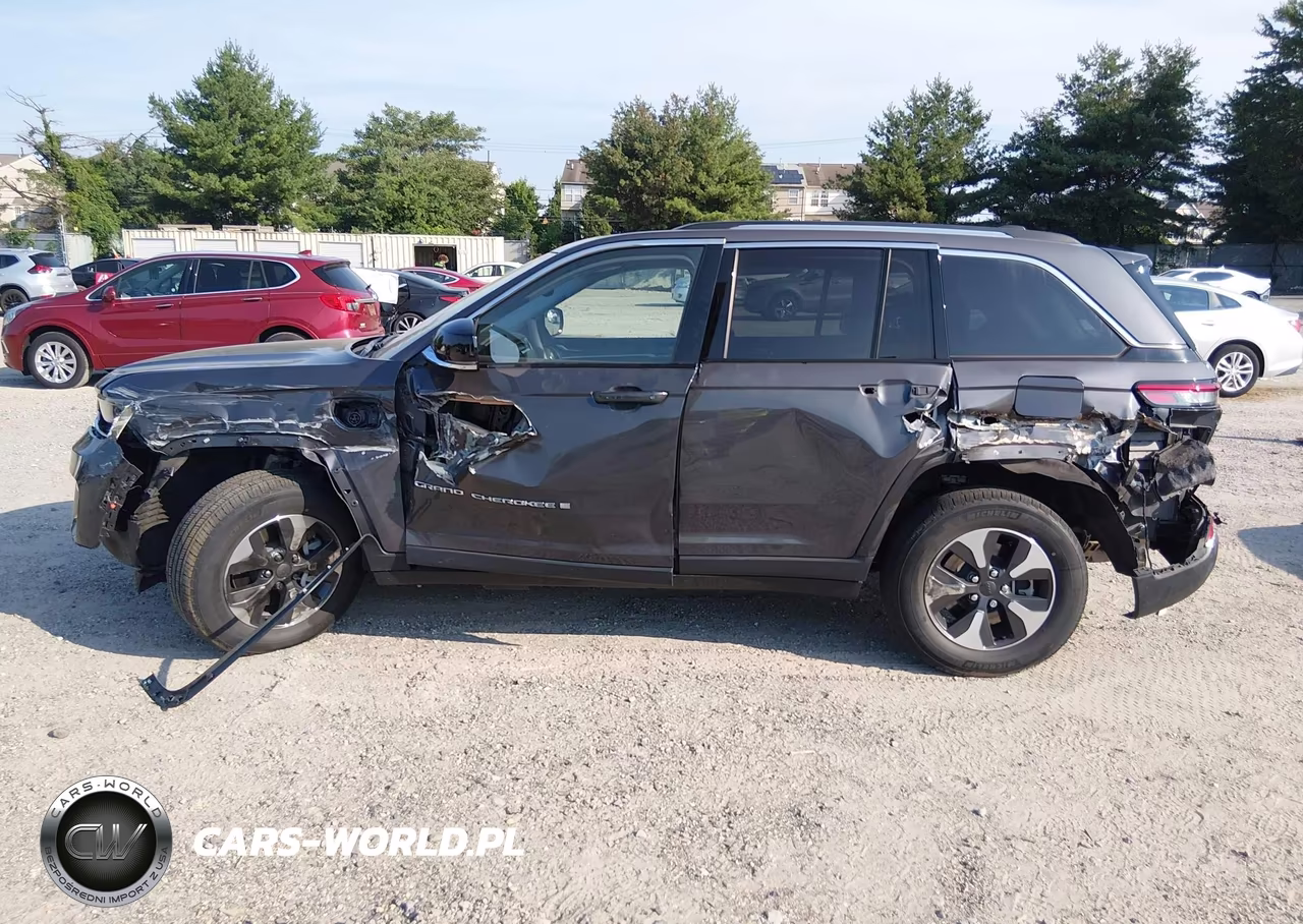 2022 Jeep Grand Cherokee 4Xe Limited 4X4 VIN:1C4RJYB68N8777734 - 6