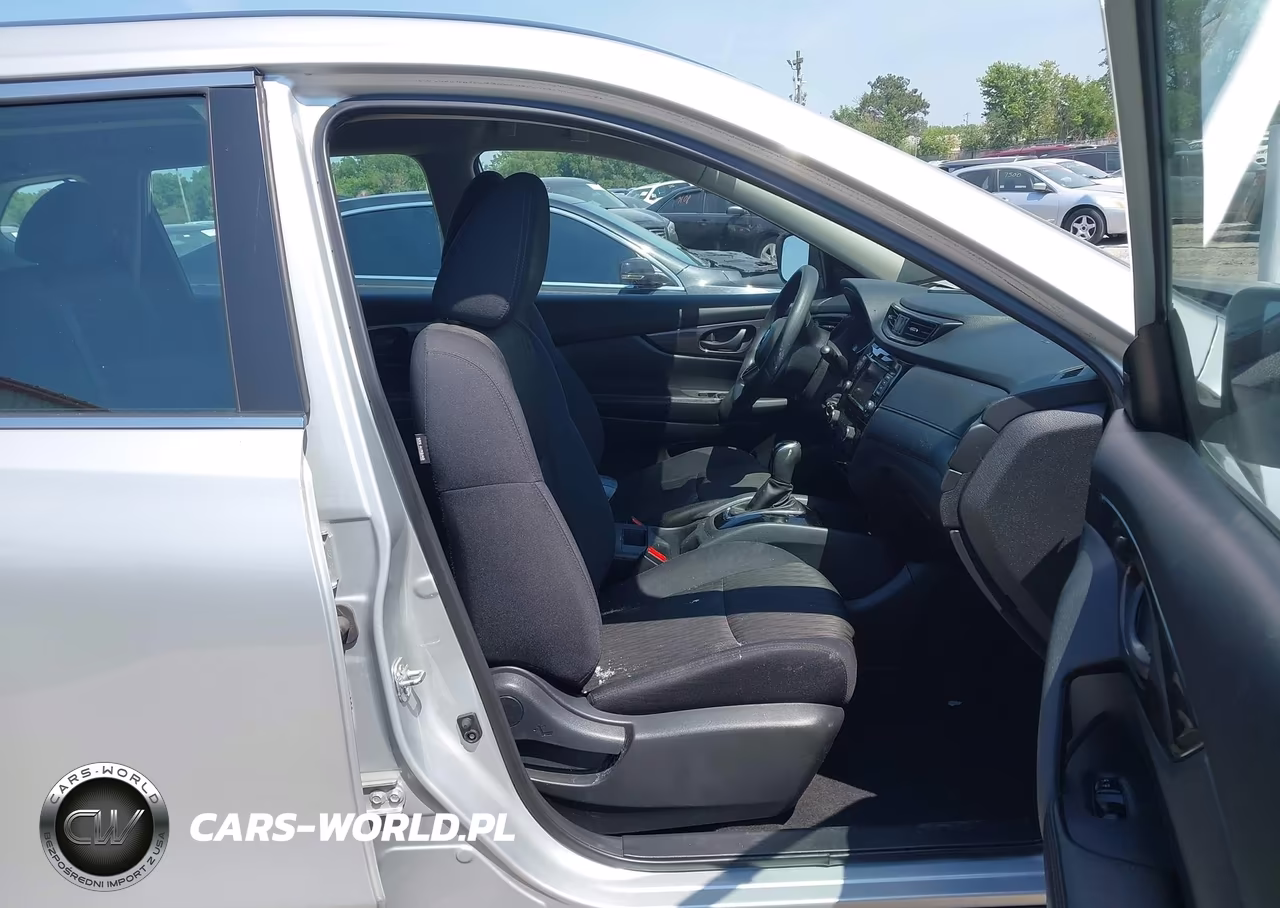 2019 Nissan Rogue S VIN:5N1AT2MT6KC811309 - 5