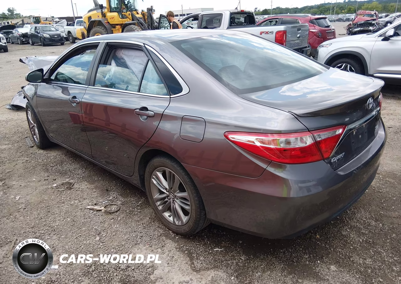 2017 Toyota Camry Se VIN:4T1BF1FK3HU695340 - 3