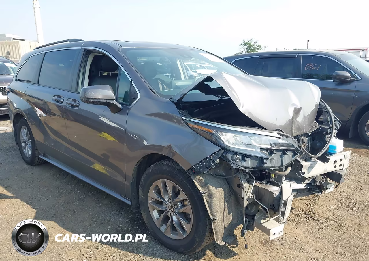 2023 Toyota Sienna Le
