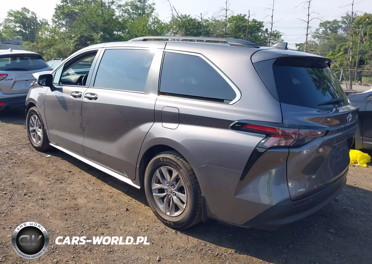 2023 Toyota Sienna Le VIN:5TDBSKFC3PS078991 - 3