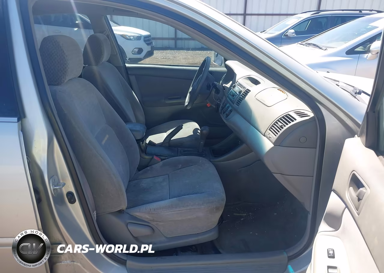 2002 Toyota Camry Le VIN:4T1BE32K52U104338 - 5